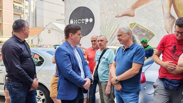 ВЛАСНИЦИ СТАНОВА НА ВОЖДОВЦУ ПРЕД ИСЕЉЕЊЕМ Делегација општине разговарала са станарима: Држава вас неће оставити