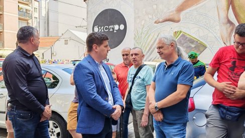 VLASNICI STANOVA NA VOŽDOVCU PRED ISELJENJEM Delegacija opštine razgovarala sa stanarima: Država vas neće ostaviti