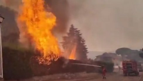 GORE KUĆE I VOZILA, EVAKUISANO VIŠE OD 10.000 LJUDI: Panika u Madridu, požari stigli do luksuznih naselja