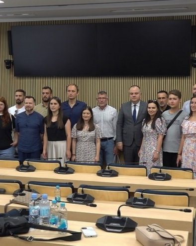 „СРПСКИ ЈЕ ЗНАТИ“: Полазници летње школе српског језика из Европе и Азије у Херцег Новом