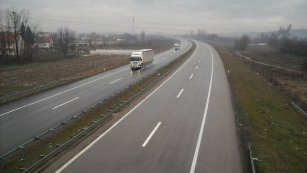 МАКЕДОНЦУ ОДРЕЂЕНЕ МЕРЕ ЗАБРАНЕ: Сумња се да је ударио возило Хитне помоћи и тешко повредио возача
