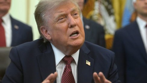 ЕВО ЗАШТО ЈЕ ЗЕЛЕНСКИ КО ПОКИСАО Трамп: Рекао сам му да оконча рат
