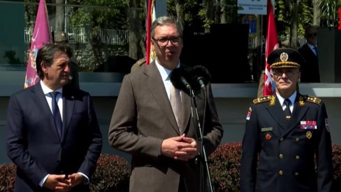 VUČIĆ SE OBRATIO GRAĐANIMA: Pokušali su da nam razore porodice, borićemo se za naše vrednosti i budućnost (VIDEO)