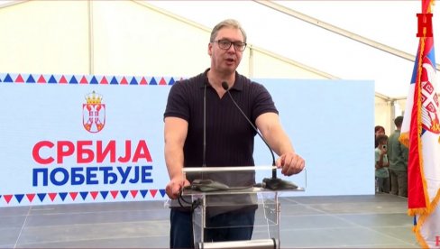 STIŽE POVEĆANJE PLATA I PENZIJA! Vučić najavio: Ova grupa ljudi dobiće najviše