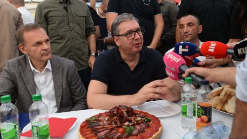 NAPADAJU ME ONI KOJI IMAJU 0,1 ILI 0,2 POSTO, NJIH SE NIKO NE BOJI Vučić komentarisao brutalne pretnje blokadera