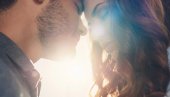 JEDAN GEST JE SIGURAN ZNAK DA VAS PARTNER VOLI: Psiholozi kažu da je veliki dokaz ljubavi