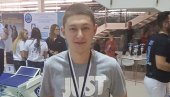 PLIVA JEDNOM RUKOM I OSVAJA MEDALJE ZA SRBIJU: Nišlija Nikola LJubisavljević (25) prevazišao životne prepreke