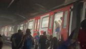 POVREĐENO SKORO 140 OSOBA: Buknuo požar u metrou, putnici nasilno otvorili vrata (VIDEO)