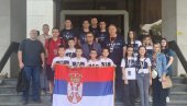 ПОДРШКА СРПСКИМ ТАКМИЧАРИМА: Амбасадор Векић посетио наше шахисте на ЕП у Пардубицама