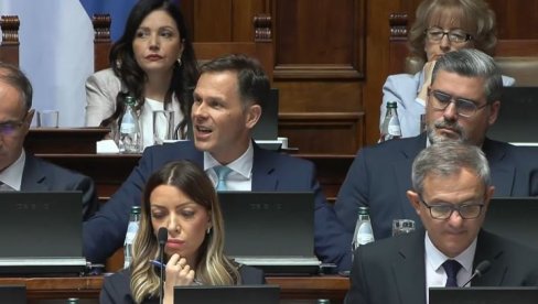 TRI PITANJA BEZ ODGOVORA Mali odvalio Aleksića: Prodaješ laži, kao što sve prodaješ tokom svoje političke karijere