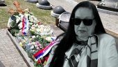 ISPRAĆENA NA VEČNI POČINAK: Sahranjena Olivera Katarina - sin Mane nem od bola