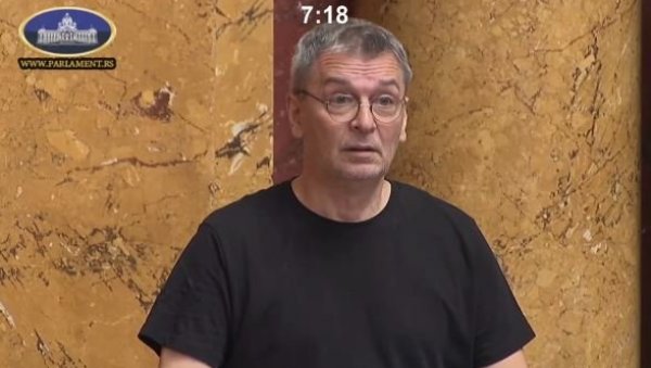 ЋУТА ОСУДИО СРАМНЕ НАПАДЕ НА ПОРОДИЦУ ПРЕДСЕДНИКА: Јасмина Пауновић је дно људске беде! (ВИДЕО)