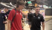 POŽELELI JEDNI DRUGIMA SREĆNO!: Fudbaleri novosadske Vojvodine i Železničara iz Pančeva  susreli se na aerodromu Nikola Tesla