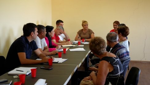 BRIGA ZA SVAKI ZASEOK, ULICU I SOKAK: Gradonačelnica Loznice nastavila posete selima u Jadru