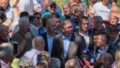 VUČIĆ NA KABLARU Predsednik na otvaranju staklenog vidikovca: Na 132 tone je testiran (VIDEO)