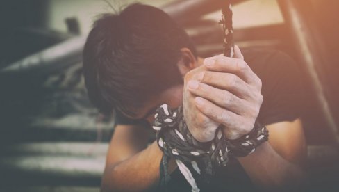 CRVENI KRST SRBIJE: Trgovina ljudima jedno od najtežih kršenja ljudskih prava