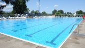 ULAZNICA 250 DINARA: Noćno kupanje na gradskom bazenu u Kraljevu