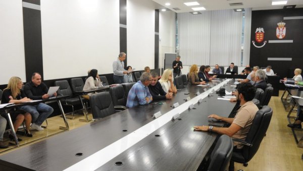 ПАРЕ ЗА ПОПРАВКЕ И ТРАДИЦИЈУ: Краљевачки већници одобрили средства из буџетске резерве