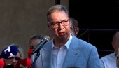 ВУЧИЋ У ОПШТИНИ КЊАЖЕВАЦ: Председник Србије обилази мобилну амбуланту у селу Васиљ