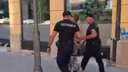 HTEO DA KOLJE I UBIJA SNS AKTIVISTE: Policija u Kragujevcu razoružala monstruma (VIDEO)