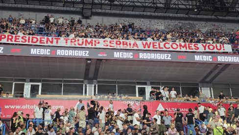 ПРЕДСЕДНИЧЕ ТРАМП, СРБИЈА ВАМ ЖЕЛИ ДОБРОДОШЛИЦУ Развијен невероватан транспарент на УФЦ Београду (ФОТО)