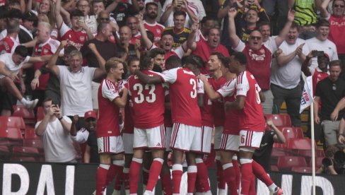 ARSENAL DOBIO POKLON NA STARTU PREMIJER LIGE: Trijumf protiv nebeskoplavih se ne sme dovoditi u pitanje